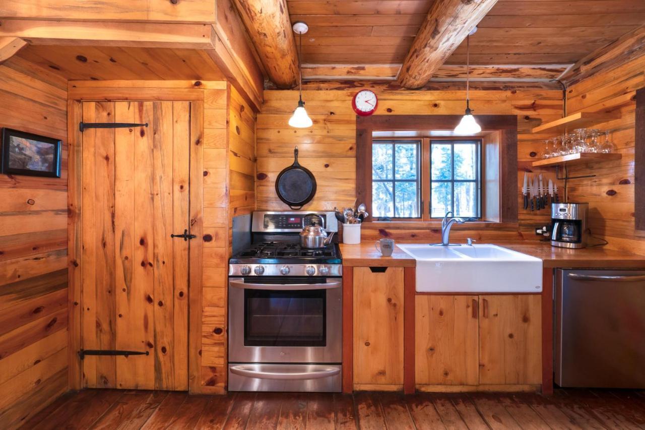 Corkins Lodge Chama エクステリア 写真