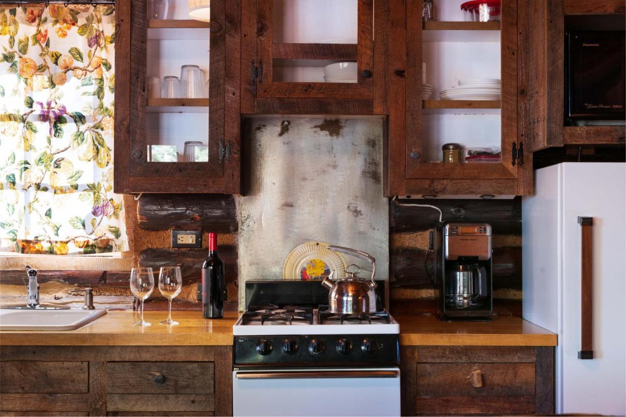 Corkins Lodge Chama エクステリア 写真