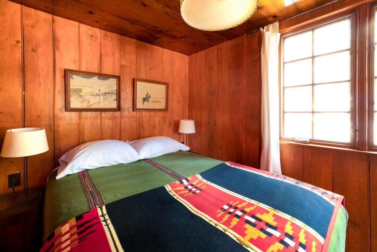 Corkins Lodge Chama エクステリア 写真