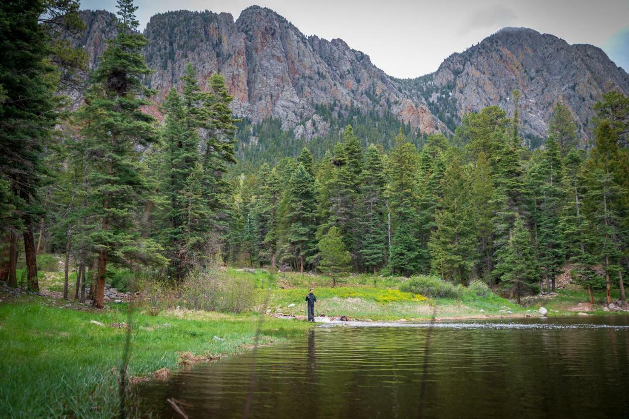 Corkins Lodge Chama エクステリア 写真